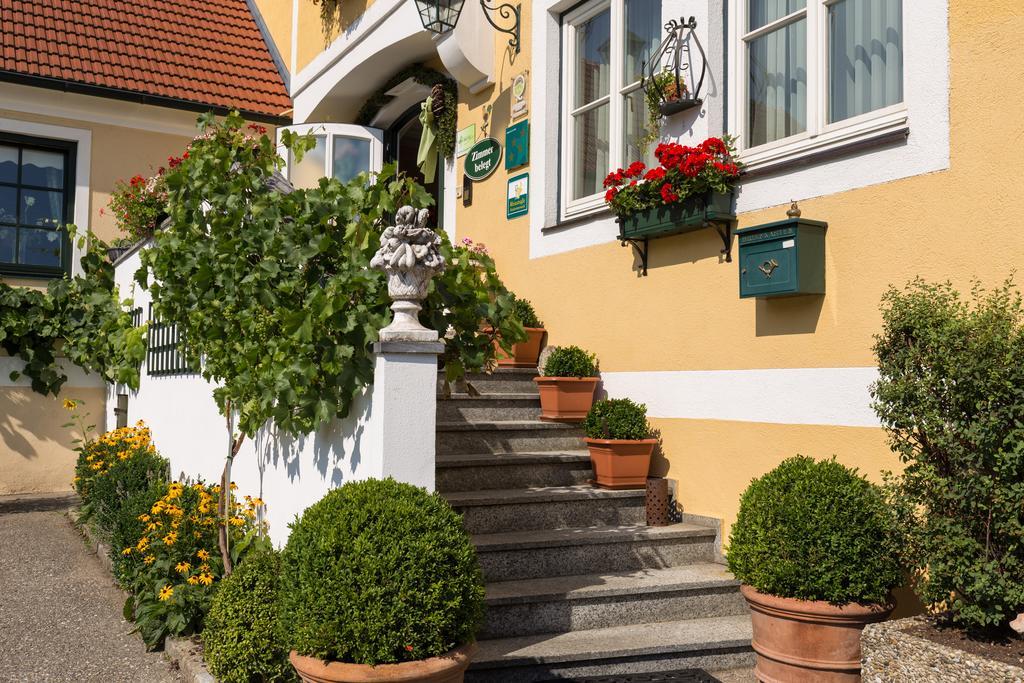 Donauhof - Hotel Garni Вайсенкирхен-ин-дер-Вахау Экстерьер фото